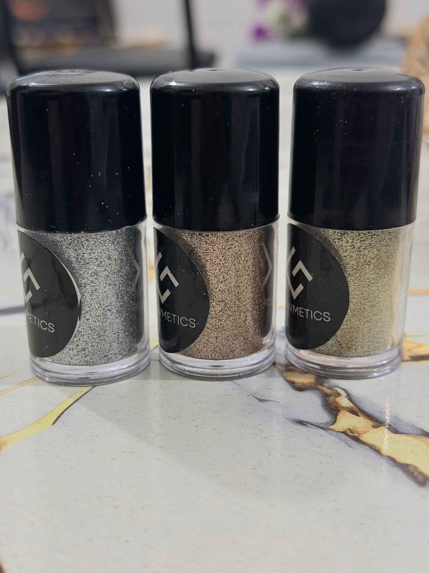 Shimmer Spray + 3 Eye Glitters (Free)